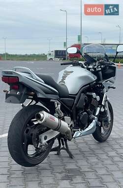 Мотоцикл Спорт-туризм Yamaha FZ6 Fazer 2003 в 