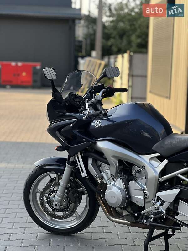 Мотоцикл Спорт-туризм Yamaha FZ6 Fazer 2004 в Млинове