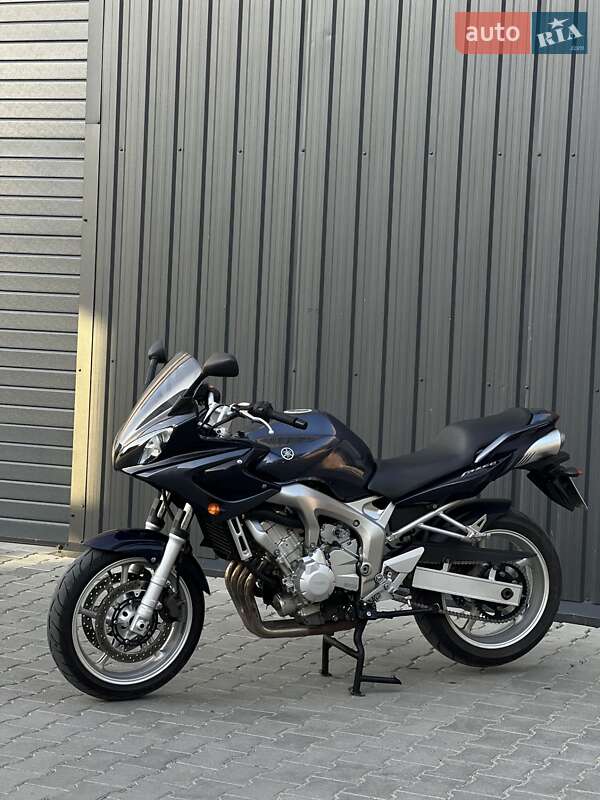 Yamaha FZ6 Fazer 2004