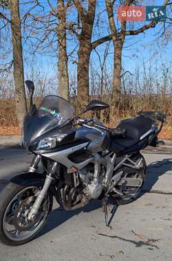 Мотоцикл Спорт-туризм Yamaha FZ6 S 2004 в Кореці