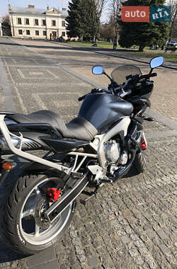 Мотоцикл Спорт-туризм Yamaha FZ6 S 2004 в 