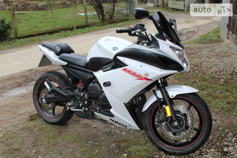 Спортбайк Yamaha FZ6 2011 в Вижниці