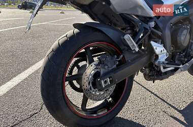 Мотоцикл Спорт-туризм Yamaha FZ6 2009 в 