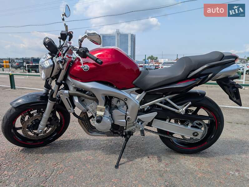 Yamaha FZ6 2004