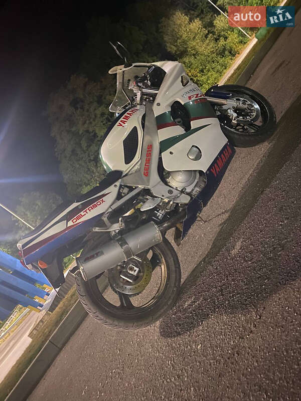 Спортбайк Yamaha FZS 600 Fazer 1992 в 