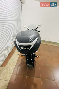 Мотоцикл Спорт-туризм Yamaha FZS 600 Fazer 2005 в 