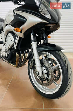 Мотоцикл Спорт-туризм Yamaha FZS 600 Fazer 2005 в 