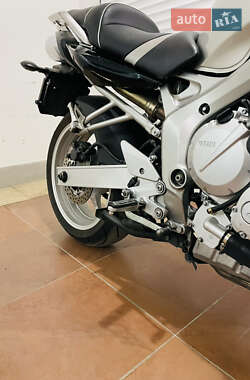 Мотоцикл Спорт-туризм Yamaha FZS 600 Fazer 2005 в 