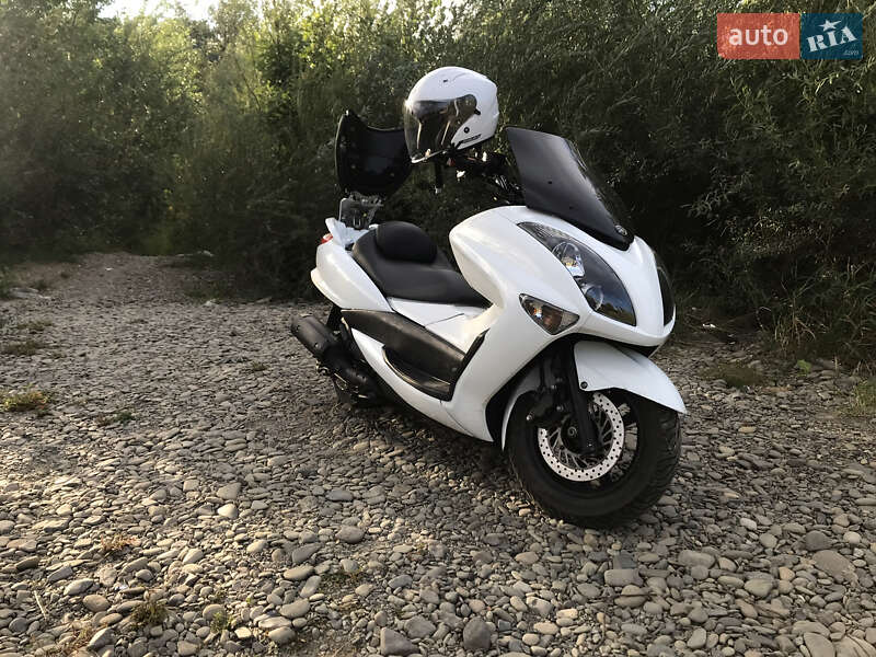 Макси-скутер Yamaha Majesty 250 2011 в Ужгороде фото 8 Макси-скутер Yamaha Majesty 250 2011 в Ужгороде