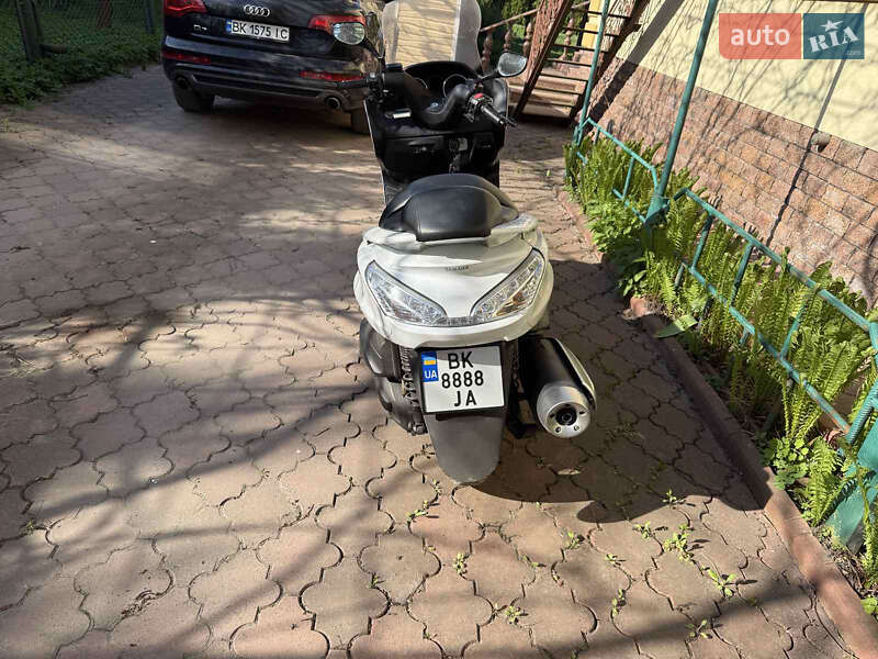 Максі-скутер Yamaha Majesty 400 2009 в Рокитному