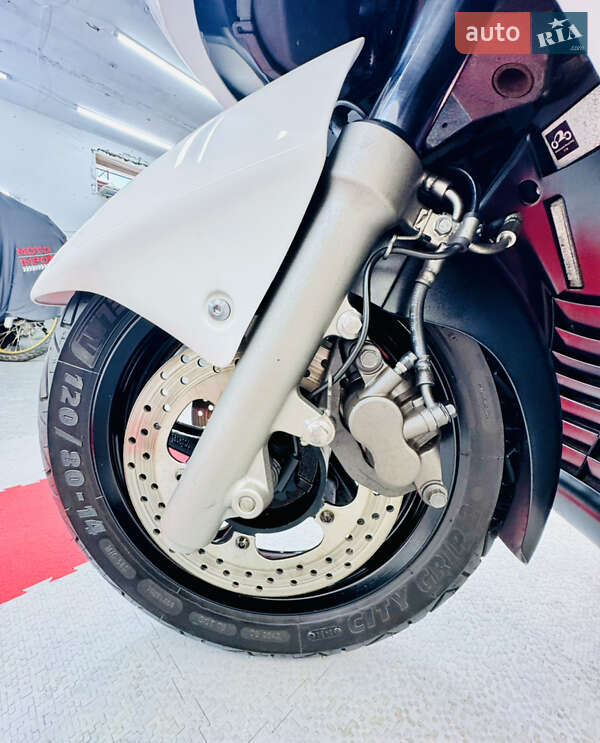 Максі-скутер Yamaha Majesty 400 2011 в Одесі фото 11 Максі-скутер Yamaha Majesty 400 2011 в Одесі