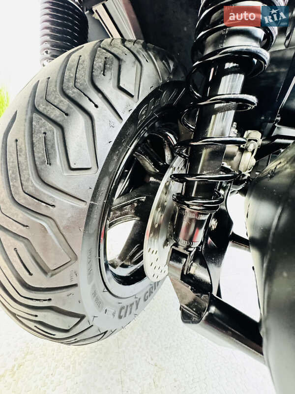 Максі-скутер Yamaha Majesty 400 2011 в Одесі фото 14 Максі-скутер Yamaha Majesty 400 2011 в Одесі