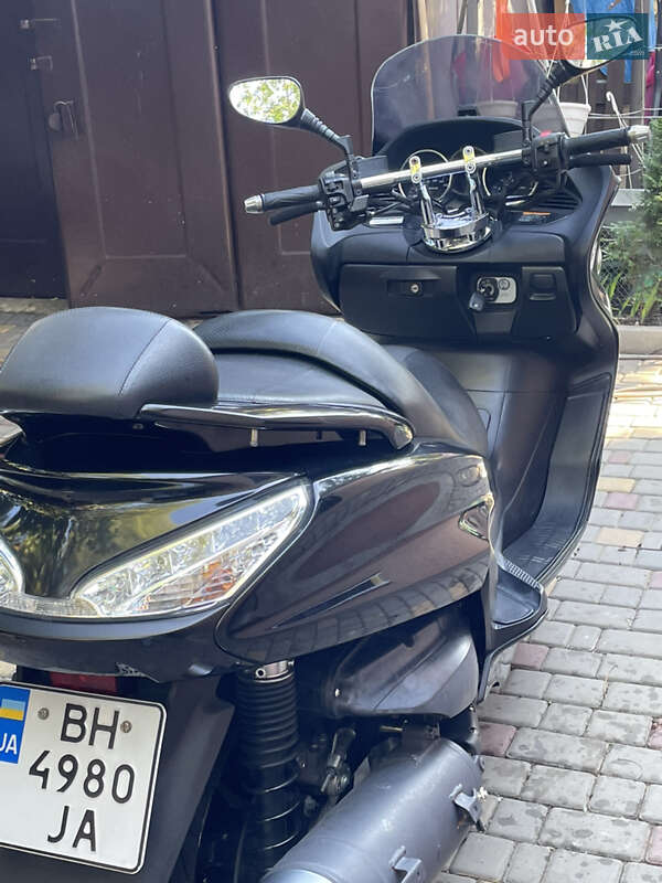 Максі-скутер Yamaha Majesty 400 2016 в Одесі фото 5 Максі-скутер Yamaha Majesty 400 2016 в Одесі