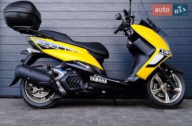 Максі-скутер Yamaha Majesty 2015 в 