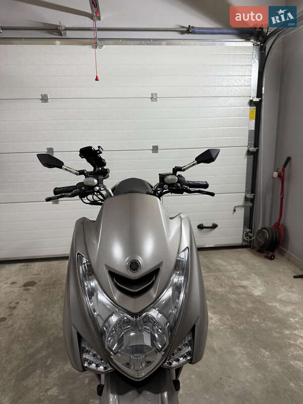 Макси-скутер Yamaha Majesty 2013 в Ивано-Франковске фото 8 Макси-скутер Yamaha Majesty 2013 в Ивано-Франковске