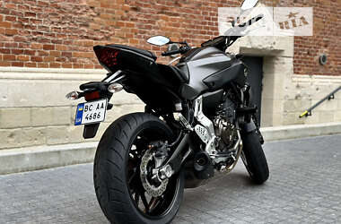 Мотоцикл Без обтекателей (Naked bike) Yamaha MT-07 2014 в 