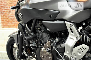 Мотоцикл Без обтекателей (Naked bike) Yamaha MT-07 2014 в 