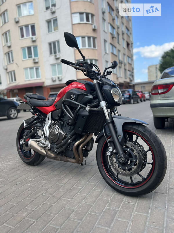 Yamaha MT-07 2015