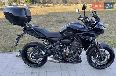 Мотоцикл Спорт-туризм Yamaha MT-07 2017 в 
