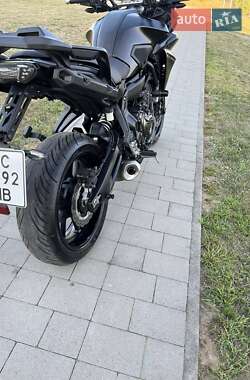 Мотоцикл Спорт-туризм Yamaha MT-07 2017 в 
