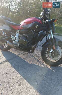 Мотоцикл Супермото (Motard) Yamaha MT-07 2014 в 