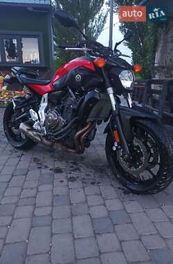 Мотоцикл Супермото (Motard) Yamaha MT-07 2014 в 