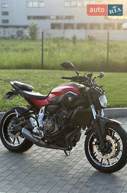 Мотоцикл Без обтекателей (Naked bike) Yamaha MT-07 2014 в 