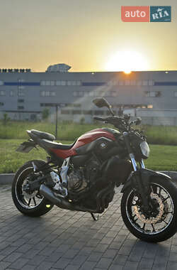 Мотоцикл Без обтекателей (Naked bike) Yamaha MT-07 2014 в 