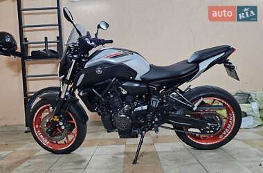 Мотоцикл Без обтекателей (Naked bike) Yamaha MT-07 2019 в 