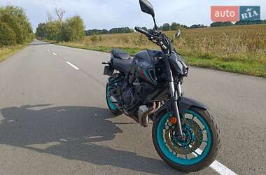 Мотоцикл Без обтекателей (Naked bike) Yamaha MT-07 2023 в 