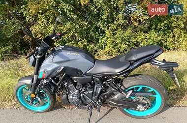 Мотоцикл Без обтекателей (Naked bike) Yamaha MT-07 2023 в 