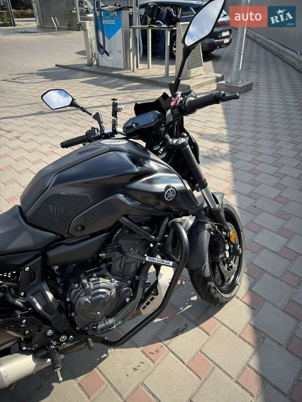 Мотоцикл Без обтекателей (Naked bike) Yamaha MT-07 2022 в Запорожье фото 3 Мотоцикл Без обтекателей (Naked bike) Yamaha MT-07 2022 в Запорожье