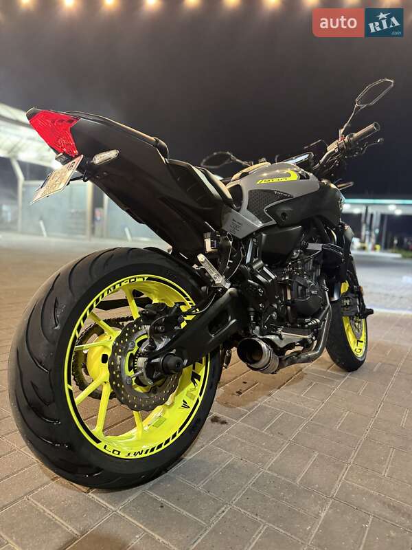 Спортбайк Yamaha MT-07 2017 в Днепре фото 4 Спортбайк Yamaha MT-07 2017 в Днепре