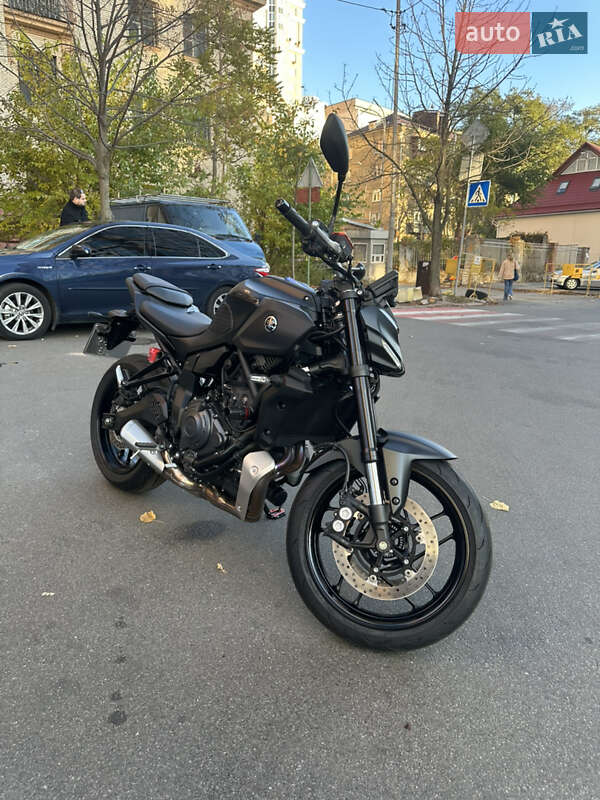 Мотоцикл Без обтекателей (Naked bike) Yamaha MT-07 2025 в Киеве фото 3 Мотоцикл Без обтекателей (Naked bike) Yamaha MT-07 2025 в Киеве
