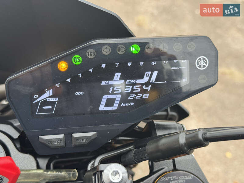 Мотоцикл Без обтекателей (Naked bike) Yamaha MT-09 SP 2018 в Сновске фото 24 Мотоцикл Без обтекателей (Naked bike) Yamaha MT-09 SP 2018 в Сновске