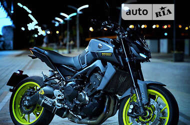 Мотоцикл Без обтекателей (Naked bike) Yamaha MT-09 2017 в Киеве