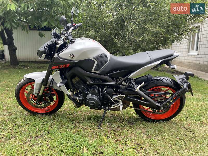 Мотоцикл Без обтікачів (Naked bike) Yamaha MT-09 2020 в Дніпрі фото 3 Мотоцикл Без обтікачів (Naked bike) Yamaha MT-09 2020 в Дніпрі