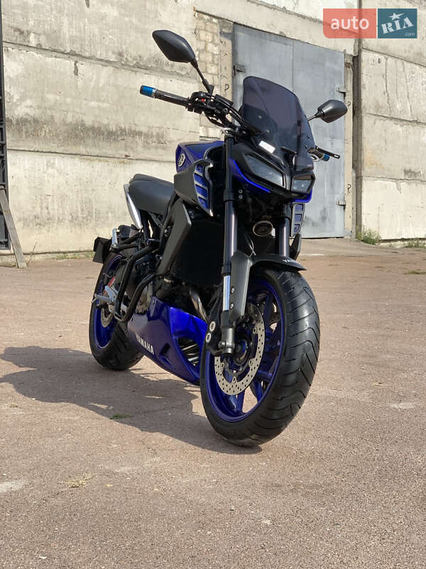 Мотоцикл Без обтекателей (Naked bike) Yamaha MT-09 2017 в Сновске фото 4 Мотоцикл Без обтекателей (Naked bike) Yamaha MT-09 2017 в Сновске