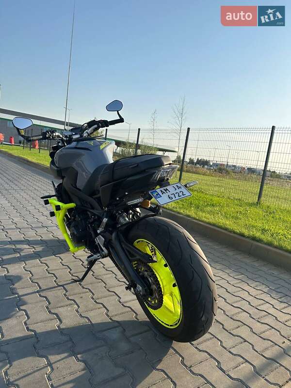 Мотоцикл Без обтекателей (Naked bike) Yamaha MT-09 2017 в Житомире фото 9 Мотоцикл Без обтекателей (Naked bike) Yamaha MT-09 2017 в Житомире
