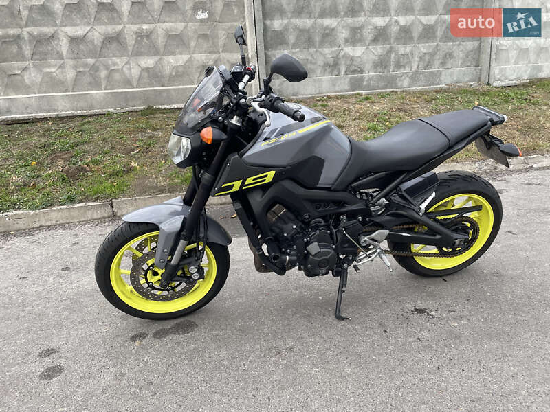 Мотоцикл Без обтікачів (Naked bike) Yamaha MT-09 2016 в Обухові
