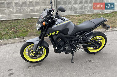Мотоцикл Без обтекателей (Naked bike) Yamaha MT-09 2016 в  фото 7 Мотоцикл Без обтекателей (Naked bike) Yamaha MT-09 2016 в