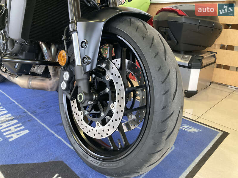 Мотоцикл Без обтікачів (Naked bike) Yamaha MT-09 2025 в Києві фото 10 Мотоцикл Без обтікачів (Naked bike) Yamaha MT-09 2025 в Києві