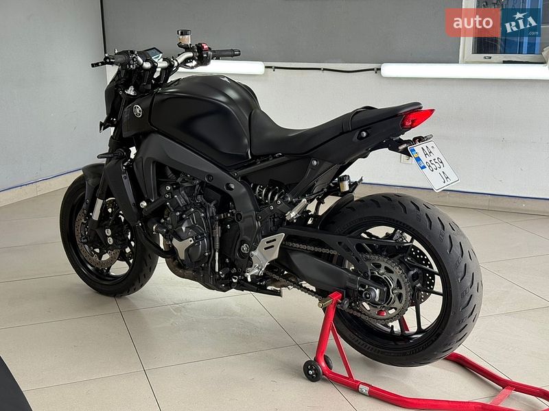 Мотоцикл Без обтекателей (Naked bike) Yamaha MT-09 2021 в Киеве