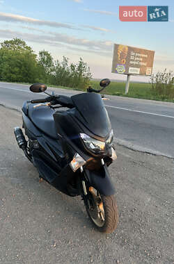 Максі-скутер Yamaha NMax 2017 в Первомайську