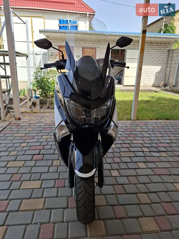Макси-скутер Yamaha NMax 2016 в Николаеве фото 2 Макси-скутер Yamaha NMax 2016 в Николаеве