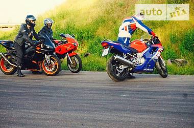 Спортбайк Yamaha R1 2000 в Одессе