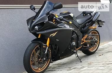 Спортбайк Yamaha R1 2014 в 