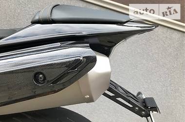 Спортбайк Yamaha R1 2014 в 
