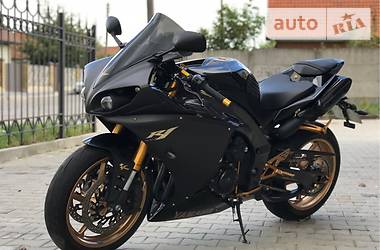 Спортбайк Yamaha R1 2014 в 