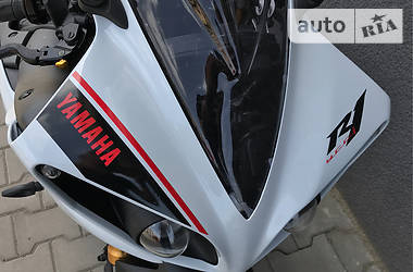 Спортбайк Yamaha R1 2014 в 